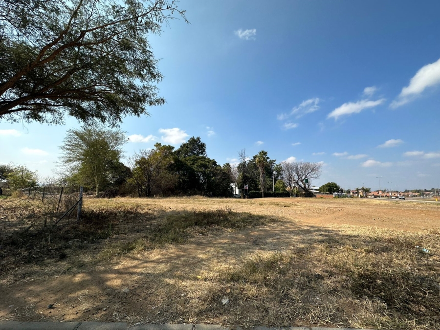 Commercial Property for Sale in Waterval East North West